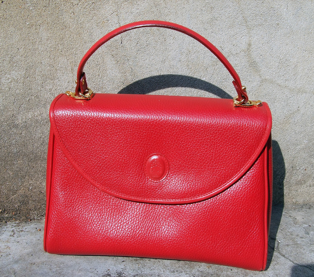 Learning how to choose the right handbag is just the thing that will advance your career and social life ... photo by CC user dennajones on Flickr